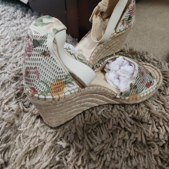 Vince Camuto Espadrille Wedge Sandals Size 8.5 - Picture 3 of 8